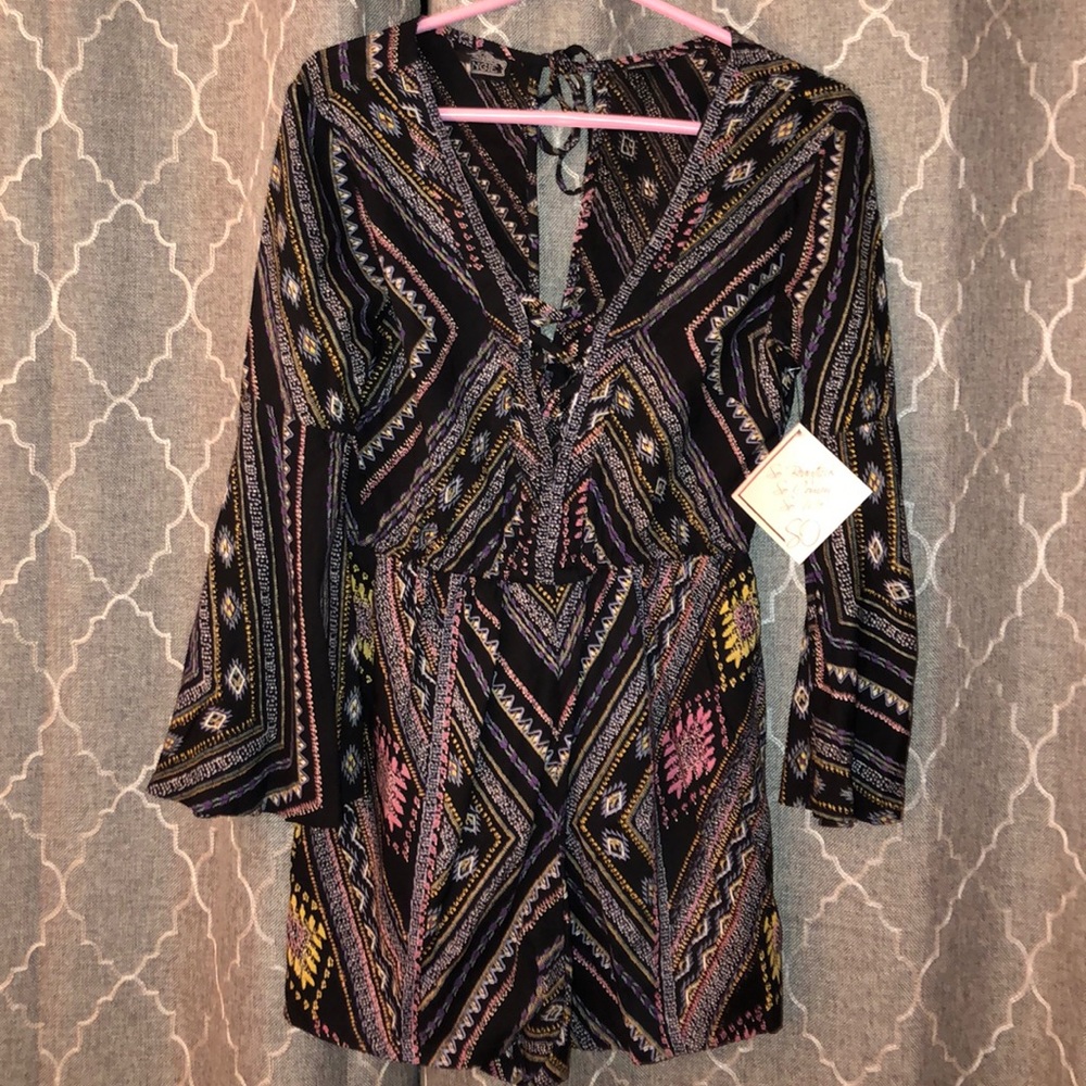 💕NEW bell sleeve romper